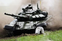 Lộ đại diện Quân đội Nga tham gia Tank biathlon 2016