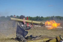 Hoảng hốt sức mạnh súng phun lửa RYS của Nga