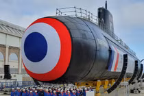 Cận cảnh tàu ngầm hạt nhân nhỏ thứ 2 thế giới của Pháp