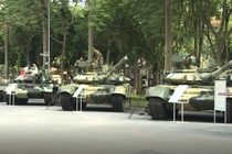 Choáng ngợp dàn xe tăng Việt Nam hiện đại hội tụ giữa lòng Thủ đô