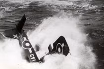 Rợn gáy cảnh máy bay Nhật Bản tấn công cảm tử