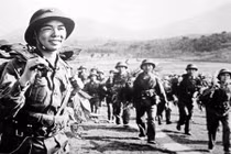 Ngạc nhiên tính năng mũ cối, mũ tai bèo của bộ đội VN