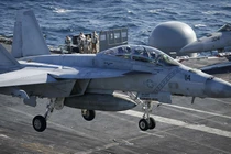 Tiêm kích hạm F/A-18 kém hiệu quả, Mỹ định thay bằng loại nào?