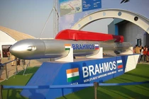 Việt Nam sắp nhận “sát thủ diệt hạm” BrahMos?