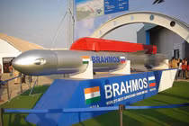 Việt Nam sắp nhận “sát thủ diệt hạm” BrahMos?