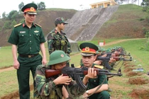 Quan sát việc huấn luyện tân binh QĐND Việt Nam