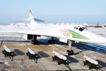 Tên lửa Mỹ “bất lực” trước máy bay ném bom Tu-160M2 Nga?