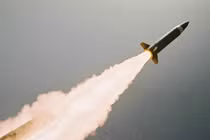 Việt Nam nên mua tên lửa đạn đạo LORA của Israel?