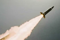 Việt Nam nên mua tên lửa đạn đạo LORA của Israel?