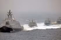 Tàu chiến tàng hình Đài Loan dàn hàng giương oai