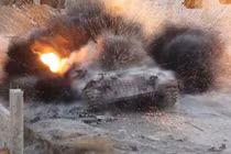 Khoảnh khắc kinh dị xe tăng T-72AV Syria trúng đạn, tan tành