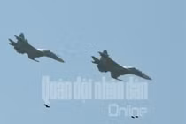 Mãn nhãn máy bay chiến đấu Su-30MK2 Việt Nam không kích