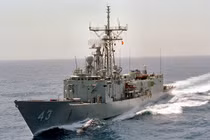 Chiến hạm OHP Mỹ khó chìm vô cùng, Việt Nam nên mua ngay? 