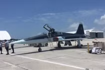 Ngạc nhiên Mỹ đem F-5E đóng giả Sukhoi T-50 tập bắn