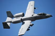 Ảnh máy bay A-10 Mỹ tới Phillippines đối phó Trung Quốc