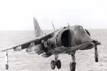 Khám phá chiến đấu cơ kỳ lạ nhất Hải quân Mỹ