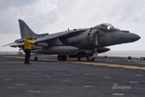 Soi chiến đấu cơ “cực độc” của Mỹ đem tới Biển Đông