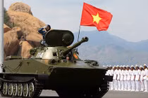 Mổ xẻ “họ hàng ít thấy” xe tăng PT-76B của Việt Nam