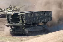Cận cảnh dàn xe bọc thép hầm hố của công binh Nga
