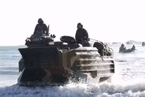 Chiêm ngưỡng xe bọc thép lội nước “khủng” Philippines mới mua