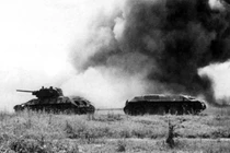 Mục kích trận chiến xe tăng lớn nhất trong lịch sử (2)