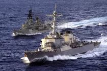 Khu trục hạm Mỹ thăm Việt Nam hôm nay "khủng" cỡ nào?