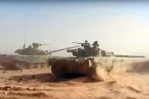 Xe tăng T-90, T-72B giao chiến với IS trên sa mạc