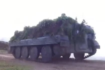 Quan sát xe bọc thép K63 Việt Nam tác chiến đánh địch