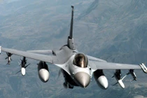 Việt Nam liệu có mua tiêm kích F-16 của Mỹ (1)