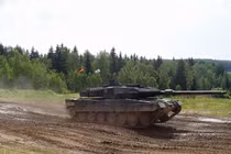 Vì sao Việt Nam nên mua ngay xe tăng Leopard 2A6? 