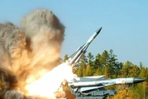 Giật mình loại tên lửa Syria tấn công máy bay Israel