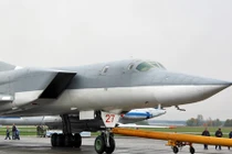 Cận cảnh buồng lái quái dị máy bay ném bom Tu-22M3