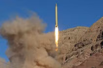 Căng thẳng xem Iran phóng ồ ạt tên lửa đạn đạo