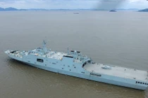 Soi tàu đổ bộ lớn Type 071 thứ 4 của Trung Quốc