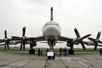 Bật mí chỗ ngồi phi hành đoàn lái “quái vật” Tu-95MS Nga