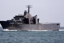 Việt Nam nên mua tàu đổ bộ Endurance của Singapore?