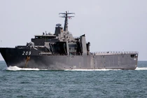 Việt Nam nên mua tàu đổ bộ Endurance của Singapore?