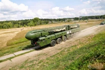 Lộ loại xe chở tên lửa đạn đạo mới của Nga