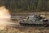 Mổ xẻ xe tăng đầu tiên Đức sản xuất sau CTTG 2