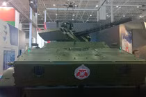 Hãi hùng robot chiến đấu lớn nhất thế giới của Nga