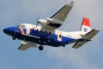 Dàn phương tiện đang tìm kiếm phi công máy bay Su-30MK2 gặp nạn