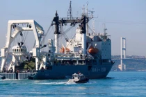 Ảnh: Tàu chiến Nga liên tục chở vũ khí tới Syria