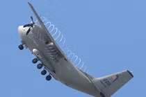 Khó mua C-130, Việt Nam có thể chọn máy bay C-27J? 