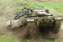 Thổ Nhĩ Kỳ đưa siêu tăng Leopard 2A4 tới Syria, IS “khóc thét”