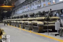 Ảnh: Nga bàn giao lô xe tăng T-90SA mới cho khách hàng