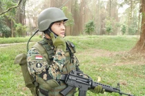 Thán phục: Indonesia xuất khẩu xe bọc thép, súng và máy bay