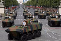 Ảnh Quân đội Pháp duyệt binh hoàng tráng