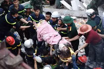 Sập nhà 4 tầng ở Hà Nội, hai người tử vong