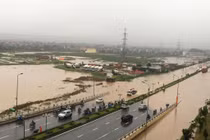 Ảnh ngập lụt kinh hoàng ở Hà Nội sau cơn mưa lớn