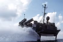 Kinh ngạc tàu tên lửa nhỏ siêu tốc của Hải quân Mỹ